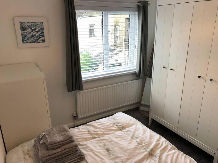 Revamped Holywood Town Centre Houseアパートメント エクステリア 写真