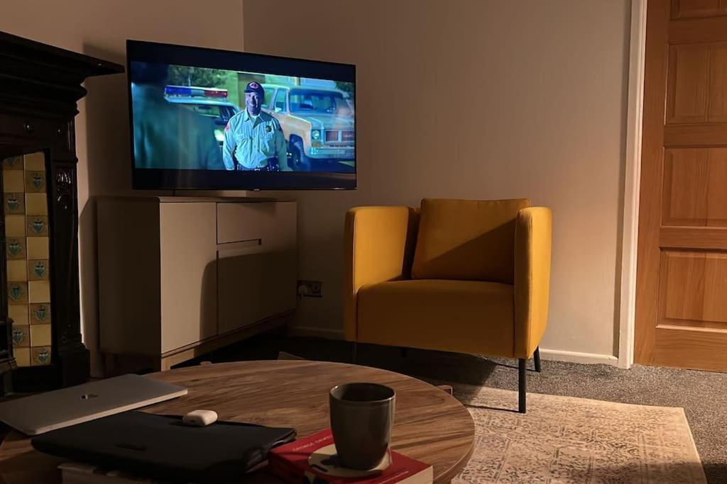 Revamped Holywood Town Centre Houseアパートメント エクステリア 写真